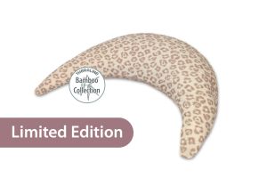 Der Bambusmond Kuschel- und Stillkissen | 206 Leo